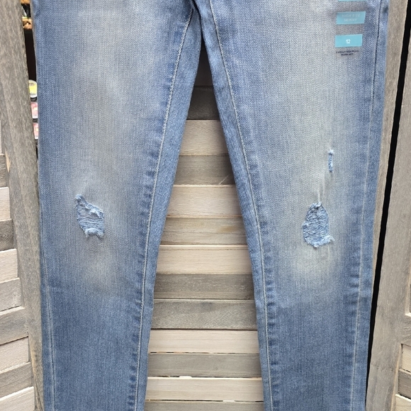 Girls' Super Skinny High-Rise Jeans | DENIZEN® from Levi's | 12 - Picture 3 of 13